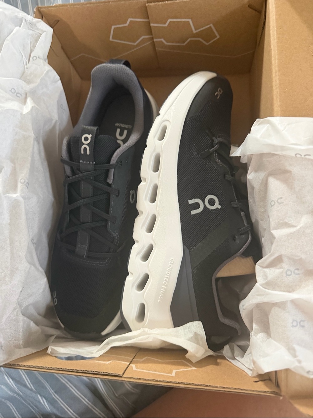 On Running Kids Cloud sneakers in Black and White